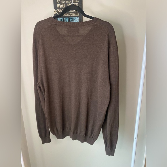 Joseph Abboud 100% extra fine merino wool brown v-neck sweater - Picture 6 of 9